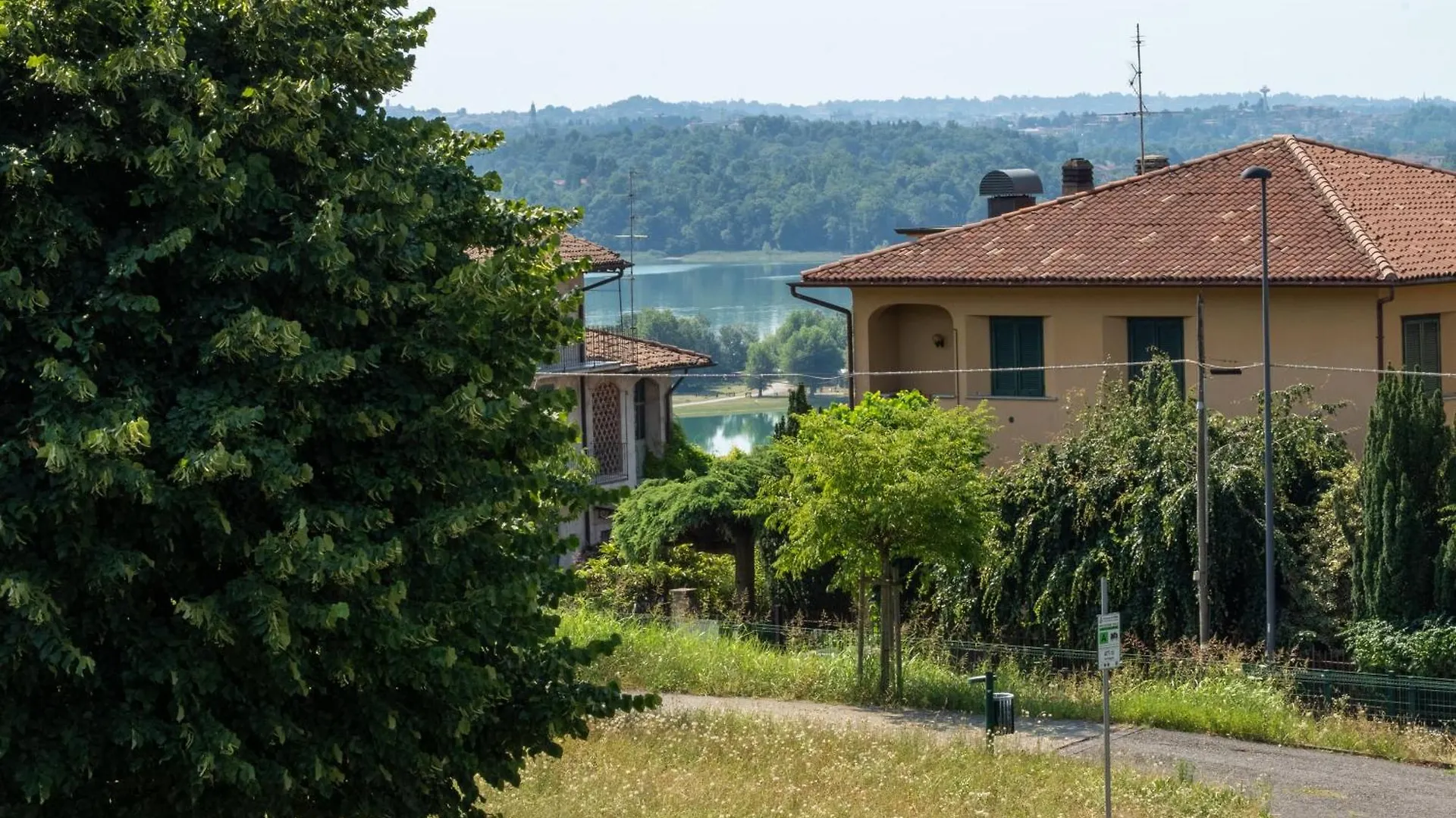Loft 1 - Appartamento In Una Zona Strategica Tra Le Perle Del Lago Di Como Erba Apartamento