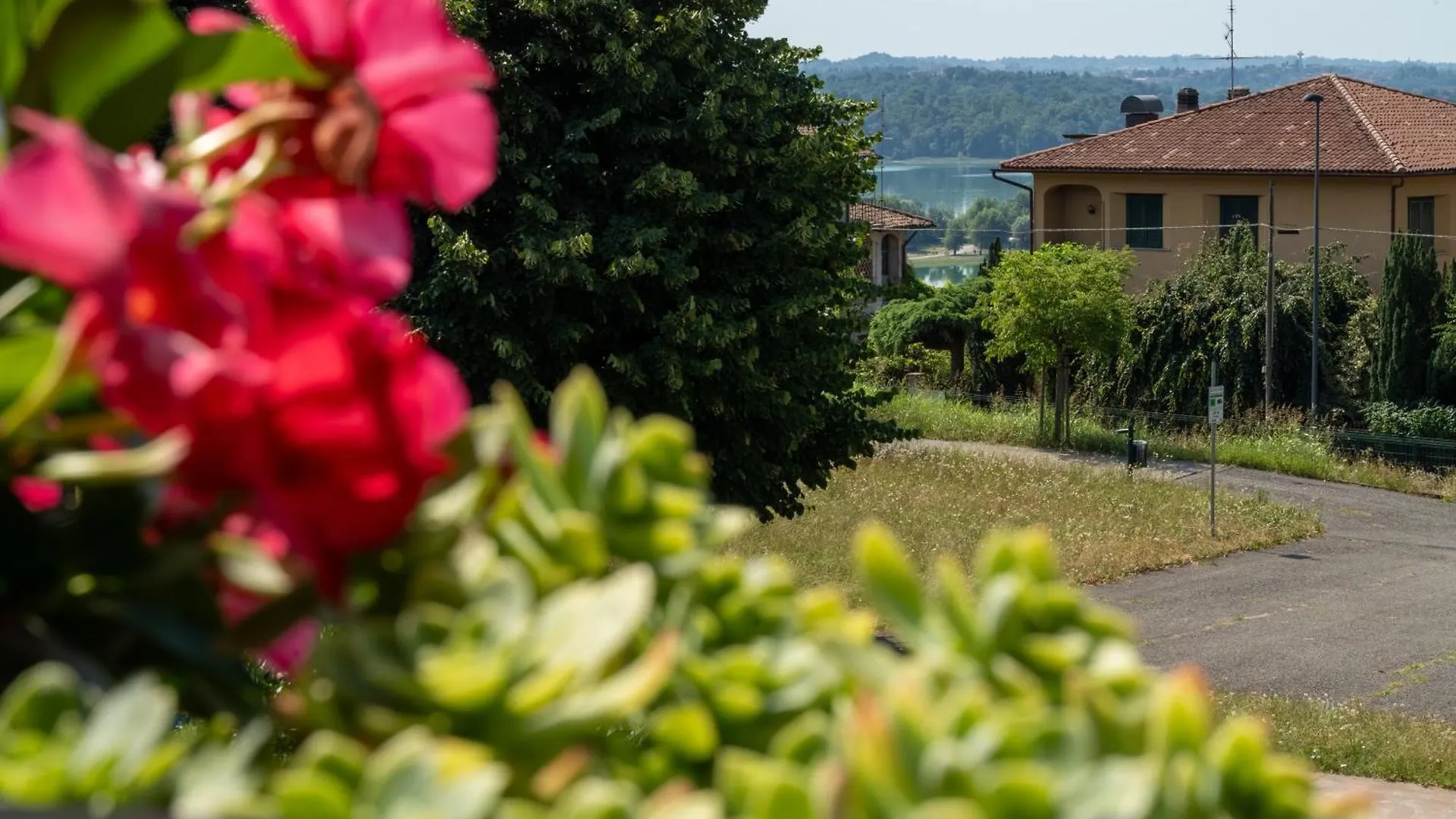 Loft 1 - Appartamento In Una Zona Strategica Tra Le Perle Del Lago Di Como Erba