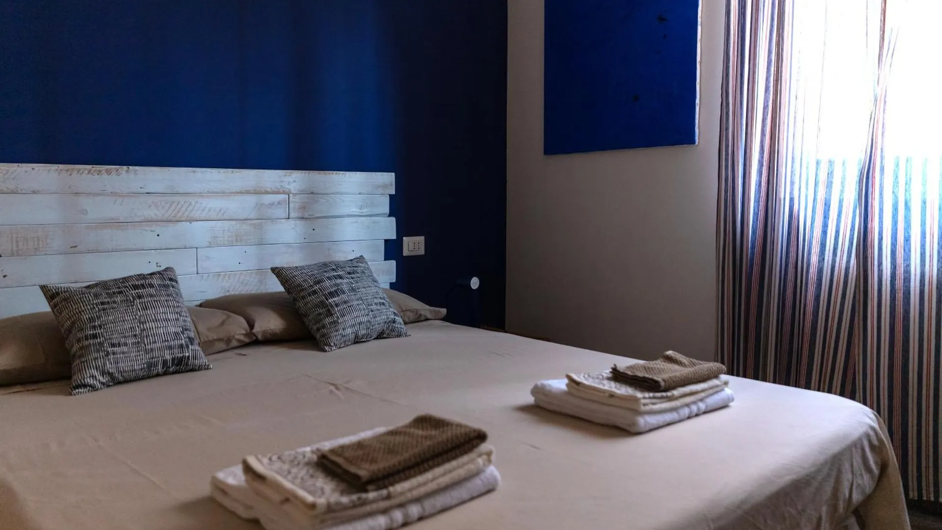 Loft 1 - Appartamento In Una Zona Strategica Tra Le Perle Del Lago Di Como Erba 0*,  Itália